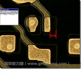 其他零件的防焊层印刷偏移，造成焊垫大小不一的现象。