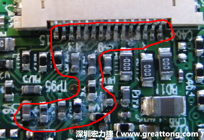 电路板疑似腐蚀氧化，怀疑电流异常过热造成