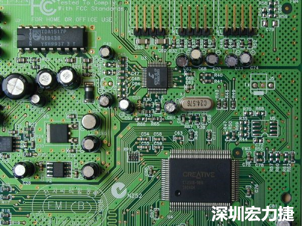 针对PCB区块产生的EMI干扰问题，可使用EMI改善对策元件重点改善。