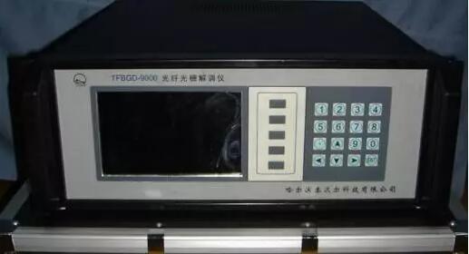 先将你要抄板的PCB板放到扫描仪中，启动扫描仪