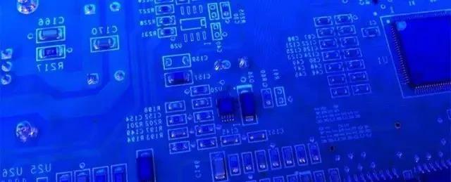 轴心自控AC系列自动涂覆机涂覆效果，均匀度非常一致