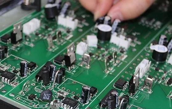 PCBA加工贴片元器件与插件元器件的区别在哪？